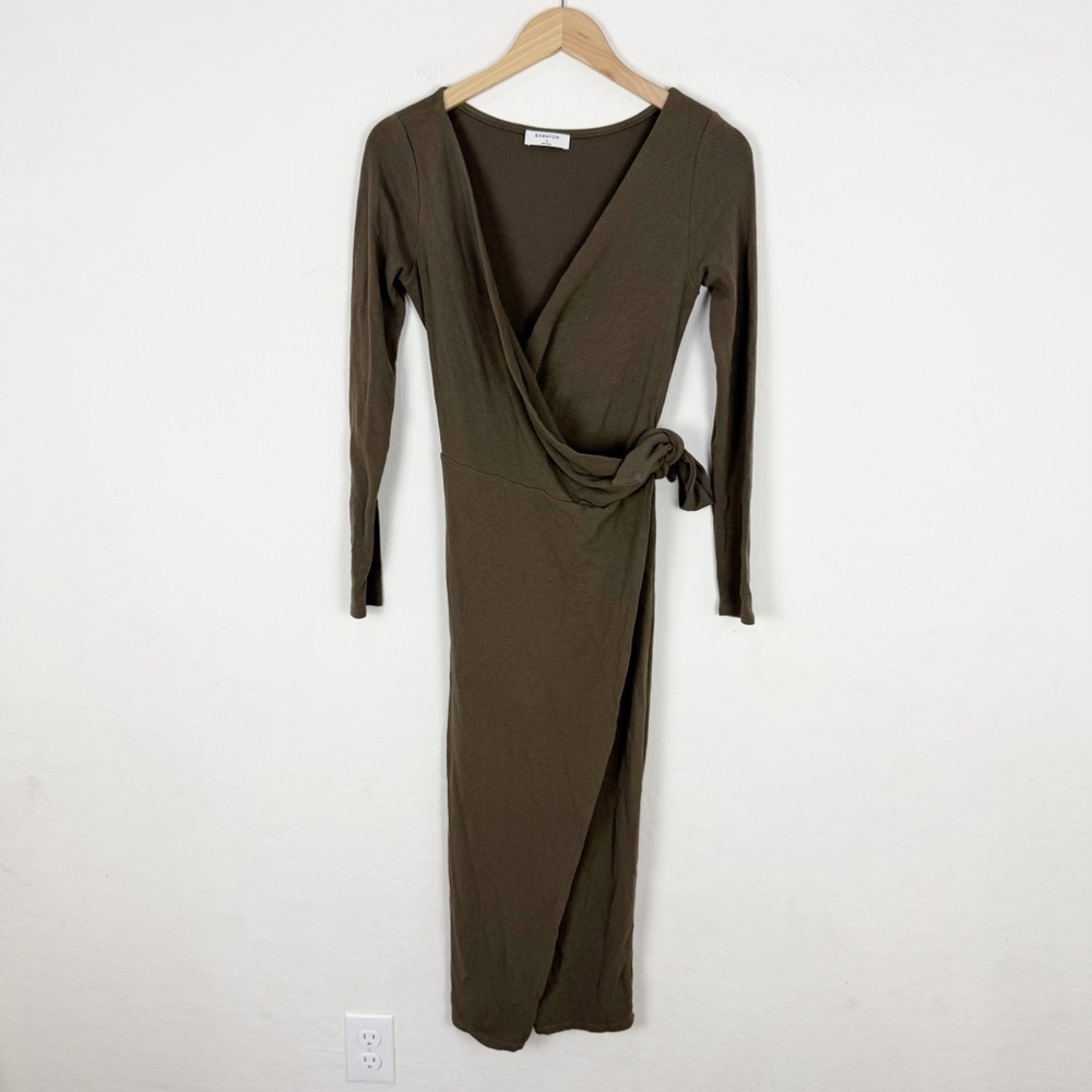 aritzia babaton gaudi matte jersey wrap dress in bark brown - Picture 3 of 10